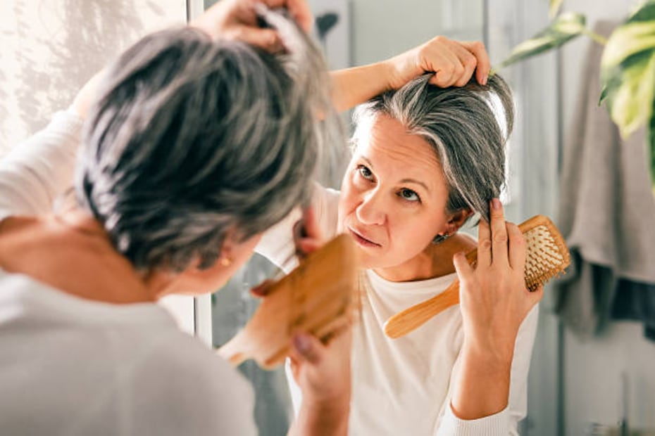 Las canas que aparecen antes de los 20 años se conocen como prematuras. Foto: Unsplash