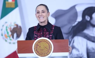 Sheinbaum acusa a "comentócratas" de usar marchas de la CNTE para criticar al gobierno; descarta caída a su popularidad