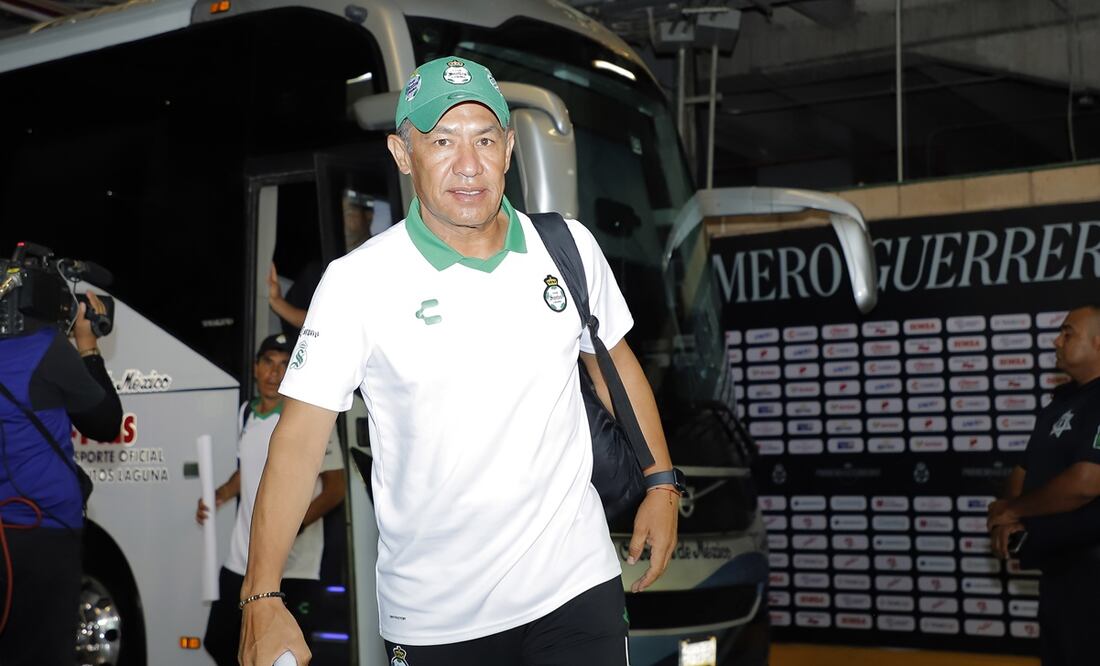 Santos hace oficial que Ignacio Ambriz ya no es técnico del equipo FOTO: IMAGO