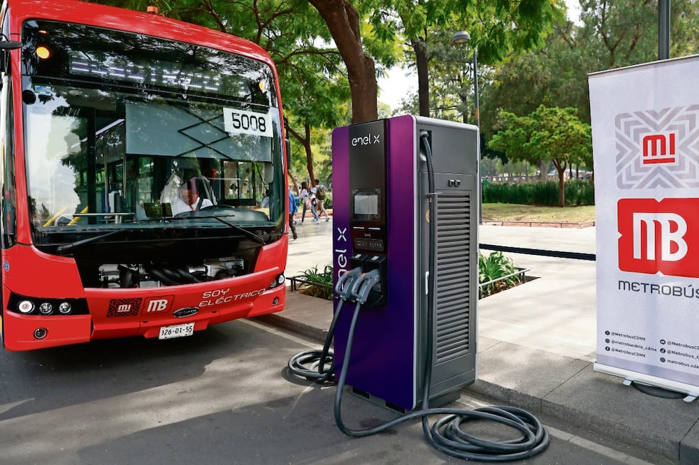 Los nuevos autobuses tienen 30% de mayor capacidad y pueden trasladar a 130 pasajeros. Se recargan en tres horas. Foto: Fernanda Rojas / EL UNIVERSAL