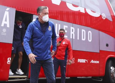 Ricardo Peláez no quiere a Van´t Schip y prepara a dos candidatos para Chivas