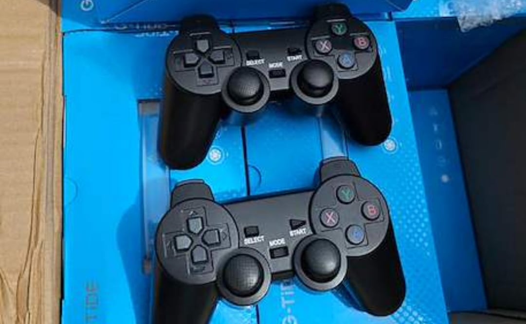 Controles chinos tipo PlayStation. (17/08/26) Foto: X @IMPI_Mexico