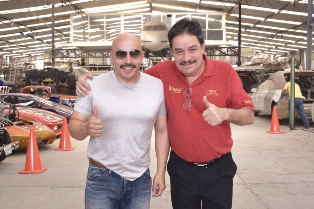 El cantante Lupillo Rivera fue uno de los clientes del taller ubicado en Guadalajara; pidió a Martín Vaca restaurar una vieja camioneta GMC de 1954 (DISCOVERY)
