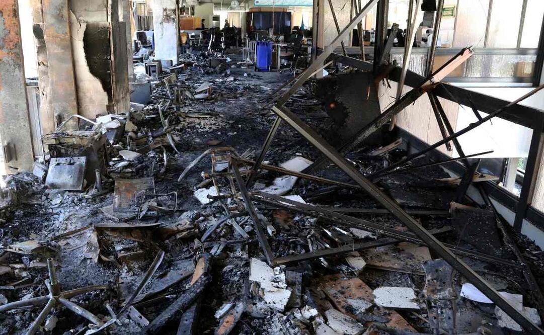 Imagen del 19 de junio de 2025 de la escena después del ataque a un edificio de la cadena estatal iraní IRIB TV, en Teherán, Irán. La cadena estatal iraní IRIB TV dijo que uno de sus edificios fue atacado el 16 de junio por Israel en una "agresión brutal", pero añadió que las transmisiones en directo continuaron sin grandes interrupciones. Foto: Xinhua