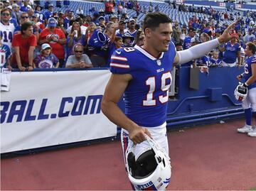 Los Buffalo Bills le abren camino al mexicano Matt Araiza