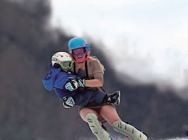 Sarah Schleper orgullosa de hacer historia junto a su hijo Lasse Gaxiola en los Olímpicos de Invierno