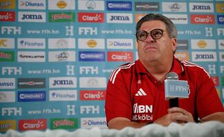 Piojo Herrera encara a reporteros tras derrota de Costa Rica frente Haití