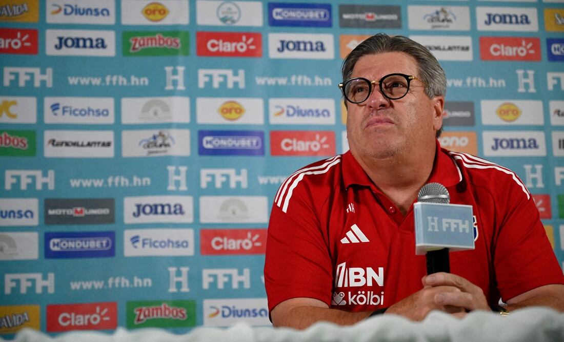 Piojo Herrera encara a reporteros tras derrota de Costa Rica frente Haití / Foto: AFP
