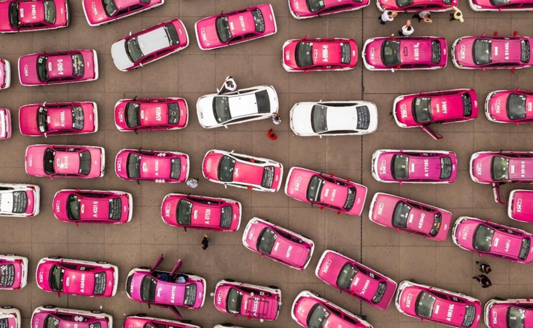 Aerial view of Mexico City taxis – Photo: Pedro Pardo/AFP