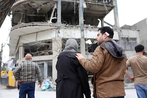 "Serán alimento de tiburones"; Irán amenaza con capturar tropas de EU ante posible invasión