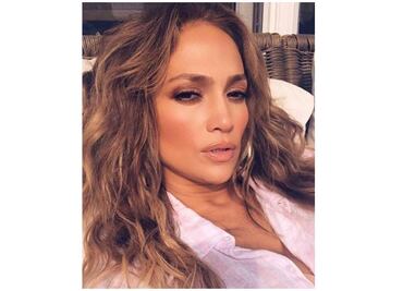 Jennifer Lopez sorprende con foto en bikini a los 49 años