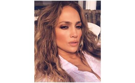 Jennifer Lopez sorprende con foto en bikini a los 49 años