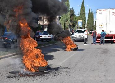 Protestan y queman llantas en Huehuetoca; exigen justicia por muerte de una persona atropellada por pipa