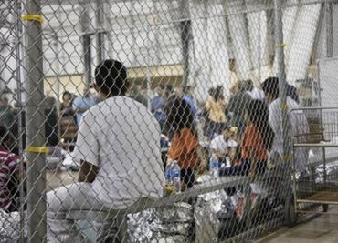 EU triplica capacidad de albergues para menores migrantes en Texas