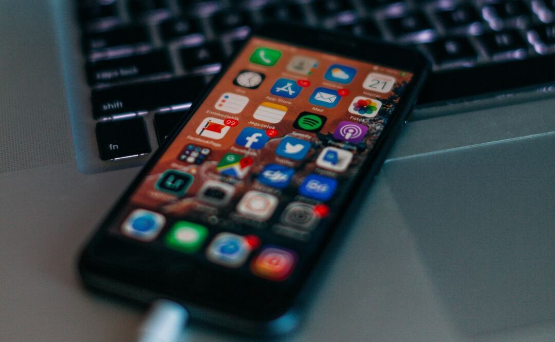 Los internautas malintencionados pueden adaptar todo tipo de robos tradicionales a las redes sociales. (Foto: Unsplash)