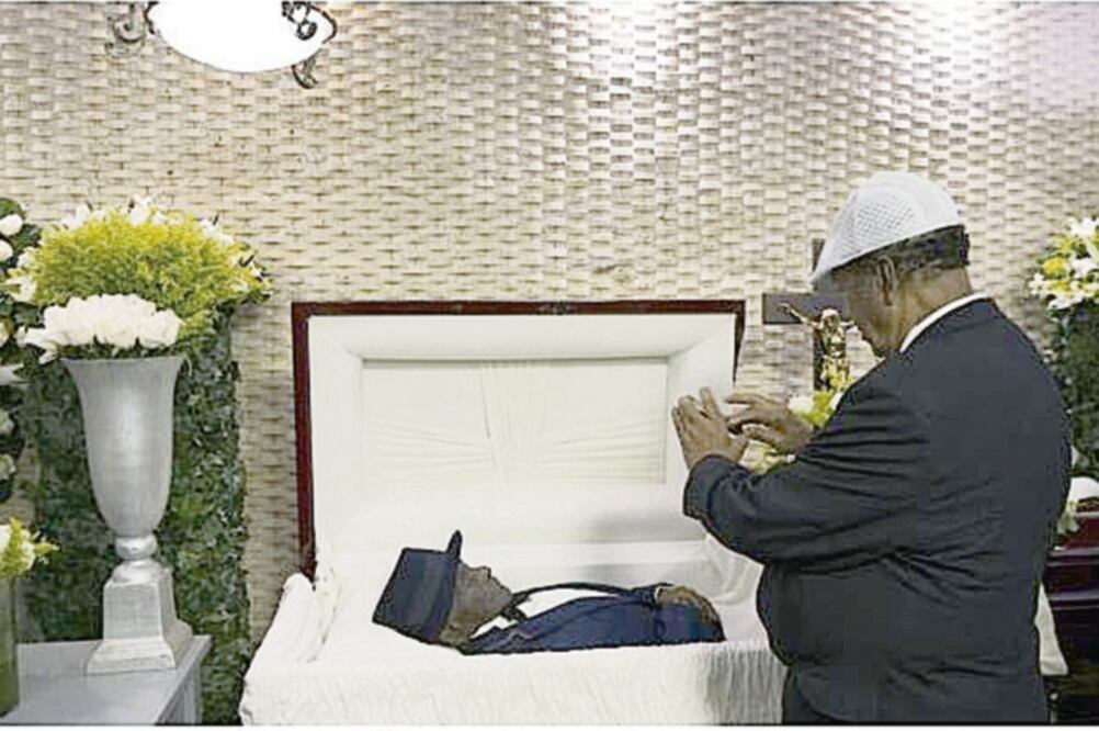 Los restos de Mateo fueron sepultados ayer en Santo Domingo. Foto: EFE