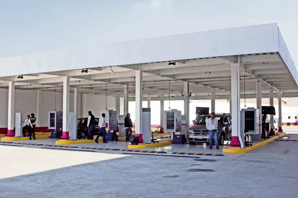 La Sedema recordó que los automovilistas deberán agendar una cita para acceder al servicio de verificación. Foto: ARCHIVO EL UNIVERSAL