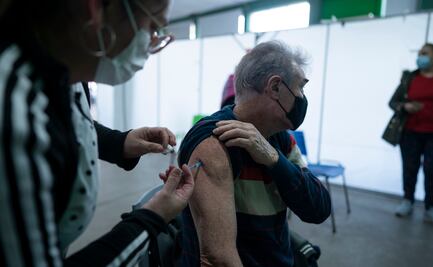 La segunda dosis de AstraZeneca no aumenta el riesgo de trombos raros