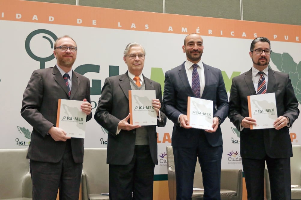 Juan Antonio Le Clercq, Luis Ernesto Derbez, Andrea Ambrogi y Gerardo Rodríguez, durante la presentación del Índice Global de Impunidad en México (LUIS CORTÉS. EL UNIVERSAL)