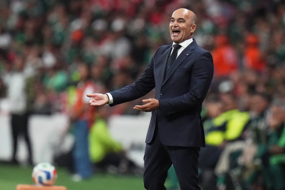 El técnico Roberto Martínez con Portugal, durante la reapertura del Estadio Banorte - Foto: AP