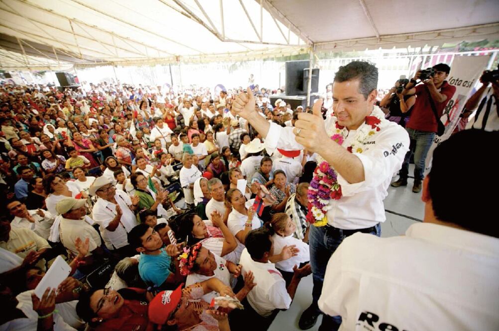 El candidato aliancista dijo ante simpatizantes que impulsará que haya médicos todos los días en los hospitales y que los dispensarios tengan medicinas (ESPECIAL)