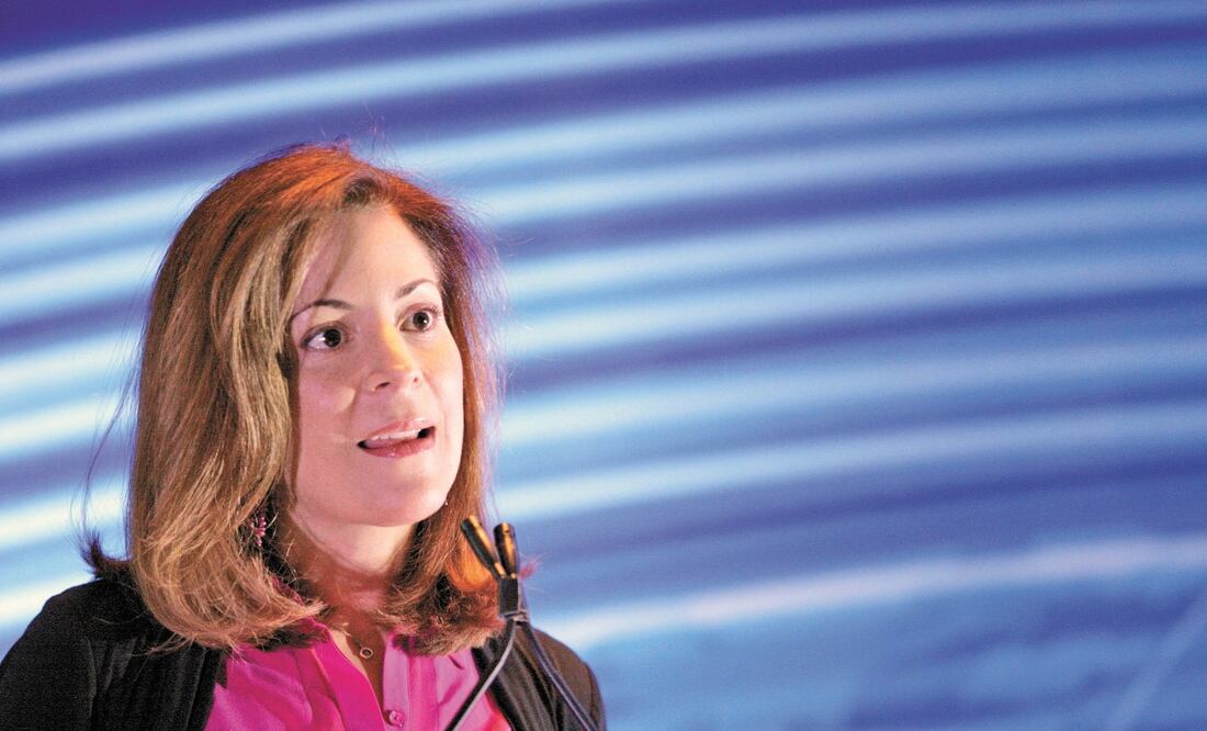 Mónica Aspe, CEO interina de AT&T México, dijo que la firma cerró el tercer trimestre financieramente más fuerte. Foto: ARCHIVO EL UNIVERSAL