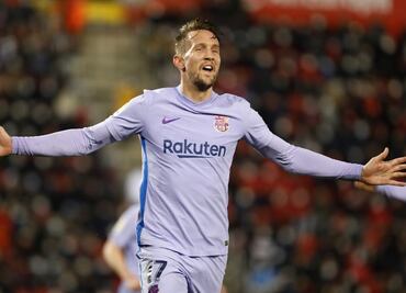 Barcelona consigue primera victoria del año; pese a las bajas por Covid-19 y lesiones
