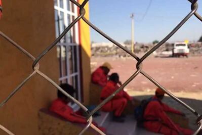 "Topos" recorren sitio de la explosión en Tultepec