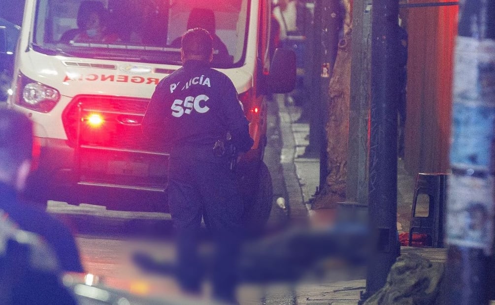 Versiones recabadas en el lugar señalan que, momentos antes de perder el conocimiento, la víctima intentó pedir ayuda mediante un botón de auxilio del C5. | Foto: Osmar Alvarado | El Universal.