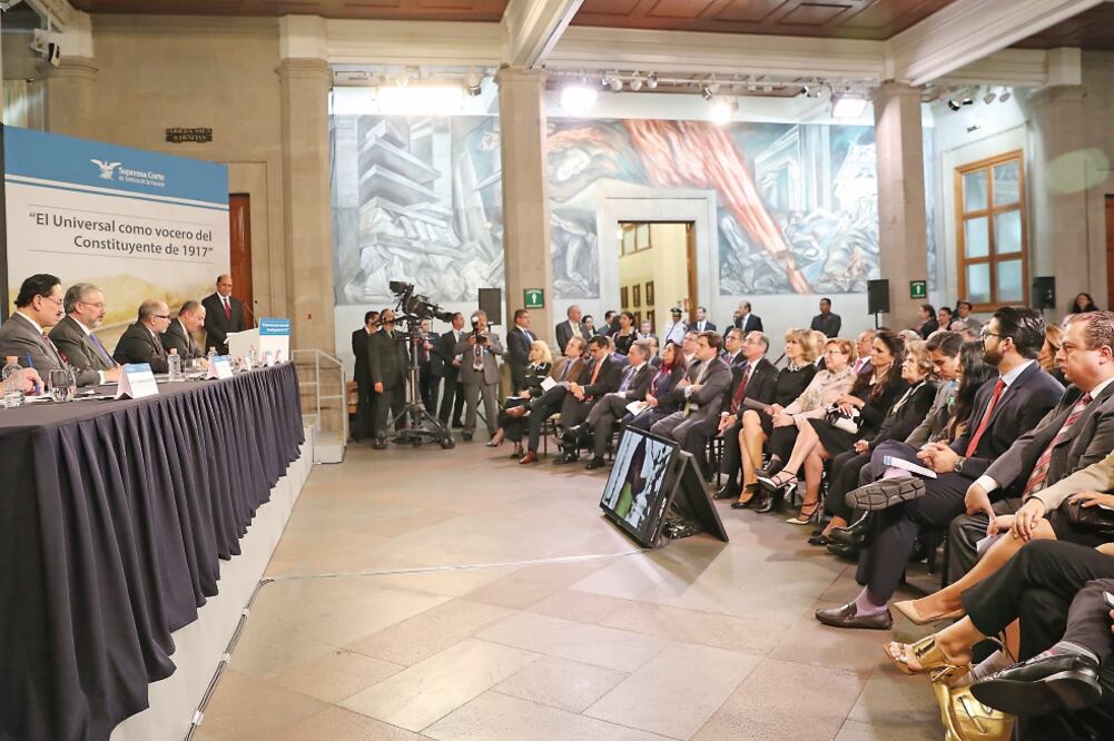 Dentro del área de Murales de la sede de la Suprema Corte de Justicia se rindió homenaje a las obras del ingeniero Félix Fulgencio Palavicini y del jurista Miguel Lanz Duret, fundadores de El Gran Diario de México. (FOTO: LUCÍA GODÍNEZ. EL UNIVERSAL)