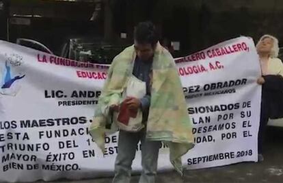 Hombre intenta inmolarse frente a las oficinas de AMLO