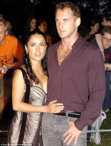 Salma Hayek y Josh Lucas. Fuente: Twitter @showmundialshow