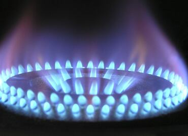 Joven se distrae e incendia su manga mientras graba un video de TikTok