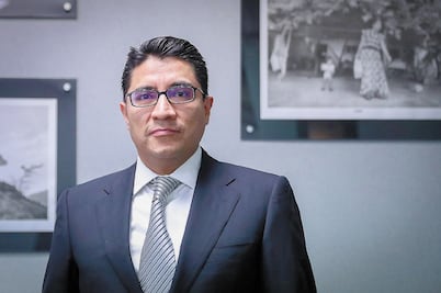 Buscan en INE acabar con retiro y gastos médicos 