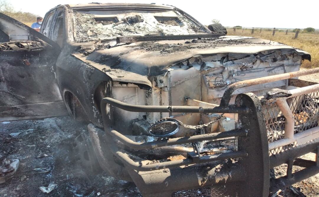 Localizan 4 cuerpos calcinados dentro de una camioneta en Tamaulipas