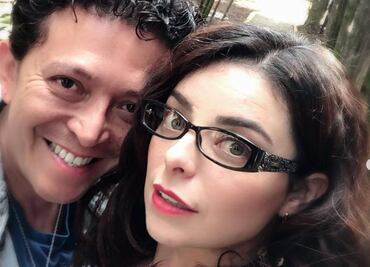 Violeta Isfel se casa y entra del brazo de su hijo