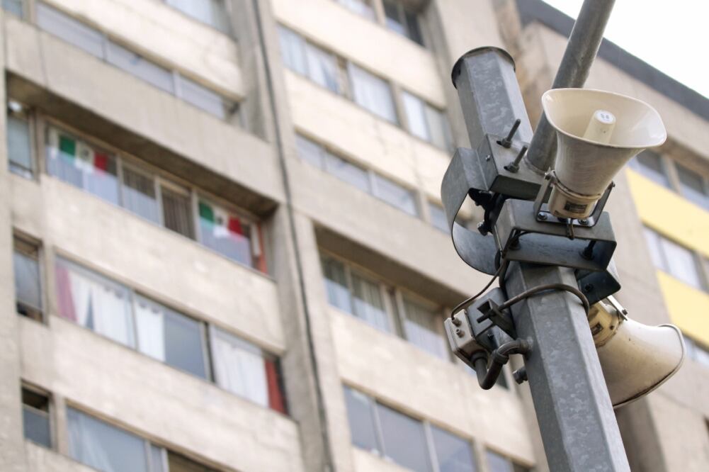 La ciudad cuenta 11 mil 266 altavoces, distribuidos en las 16 delegaciones, para advertir a la población de un sismo. (ARCHIVO EL UNIVERSAL)