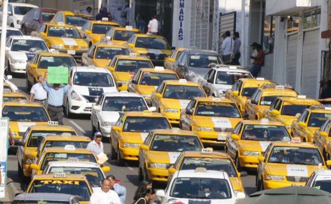 Los taxistas exigen entablar diálogo con el gobernador Arturo Núñez Jiménez (Foto: Luma López / EL UNIVERSAL)
