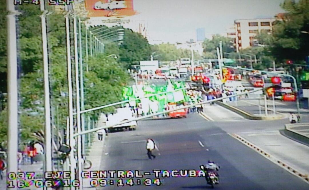 Manifestantes se movilizan hacia el Senado