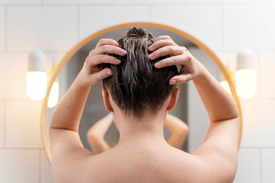Mantener un cabello sano ayudará a evitar que se enrede con frecuencia. Foto: Magnific