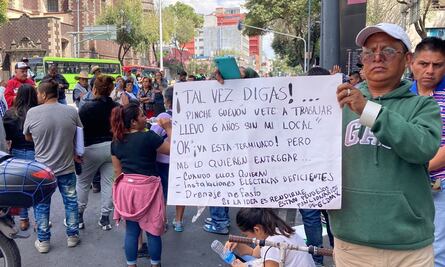 Denuncian locatarios reconstrucción de la Merced con cableado eléctrico de mala calidad