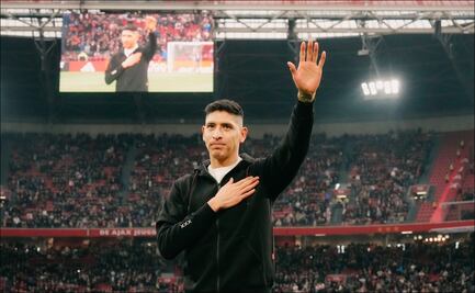 Edson Álvarez recibe gran homenaje por parte del Ajax en la Johan Cruyff Arena