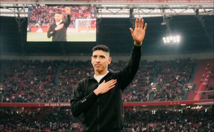 Edson Álvarez recibe gran homenaje por parte del Ajax en la Johan Cruyff Arena