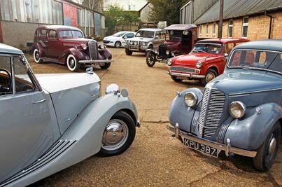 De dónde consiguen los autos para las películas