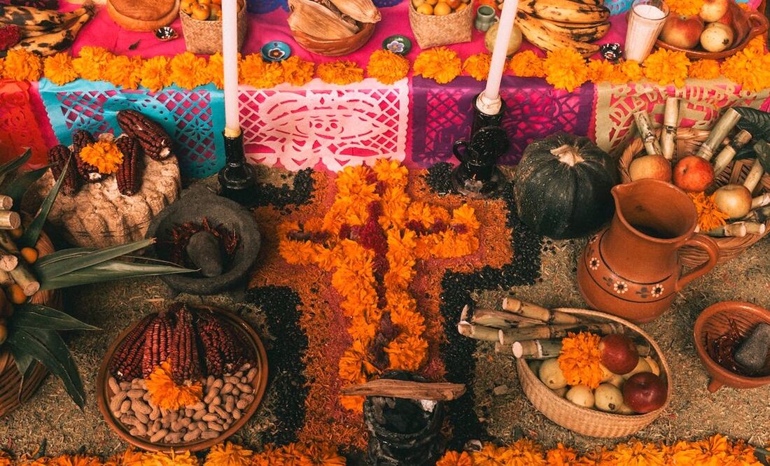 La ofrenda de Día de Muertos se coloca durante la ultima semana de octubre. Foto: Pexels