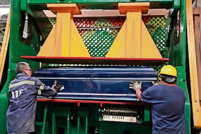 Aumenta reciclaje de ataúdes