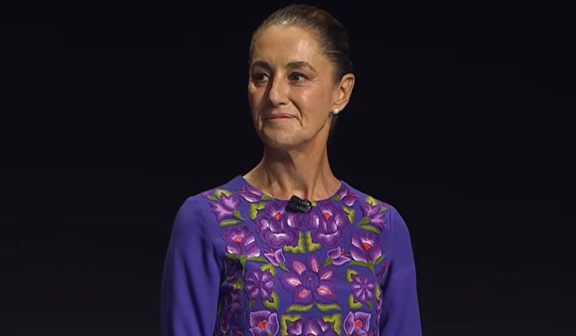 La presidenta Claudia Sheinbaum habla durante la ceremonia del sorteo final de la Copa Mundial de la FIFA 2026 en Washington, D.C. (05/12/2025). Foto: Captura de video
