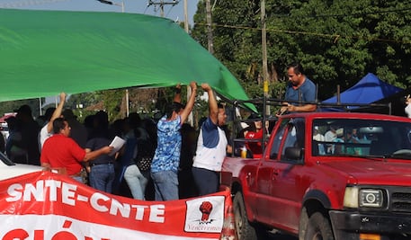 Continúan protestas de la CNTE en los estados; realizan bloqueos y advierten de nuevas marchas