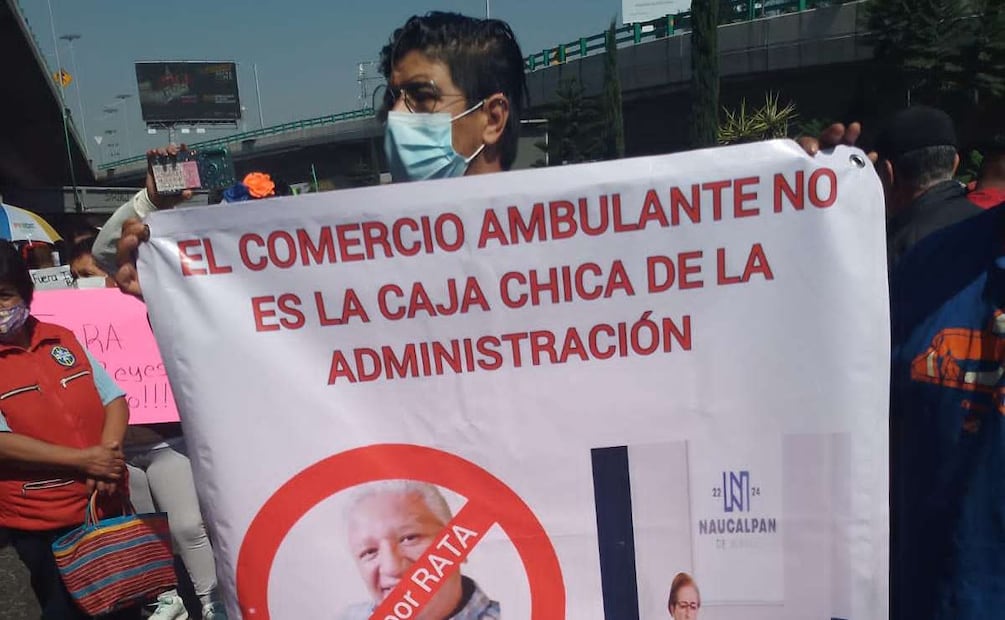 Comerciantes ambulantes bloquean Periférico Norte. Foto: Especial
