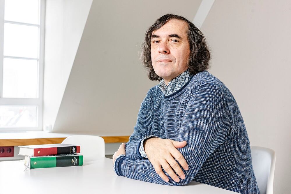 Por su obra, el poeta y narrador rumano ha sido reconocido con el Premio Formentor de las Letras y el Premio Thomas Mann. Foto: Silviu Guiman Vía Impedimenta